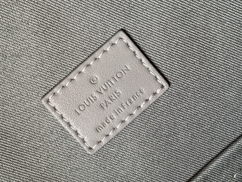 LV Backpack(AAA)-086