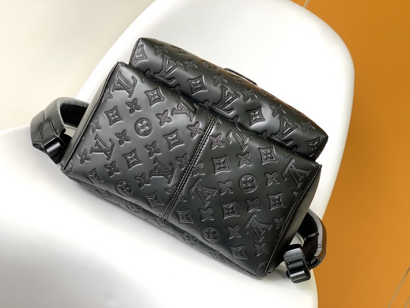 LV Backpack(AAA)-095