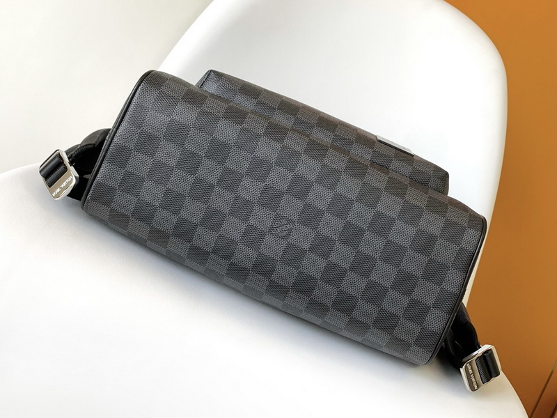 LV Backpack(AAA)-096