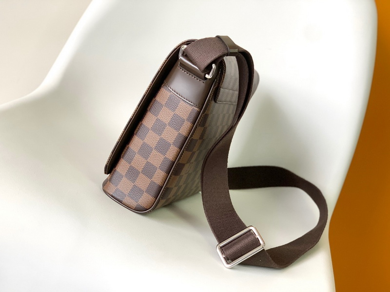 LV Handbags AAAA(Men)-177