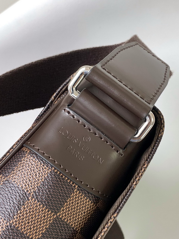 LV Handbags AAAA(Men)-177