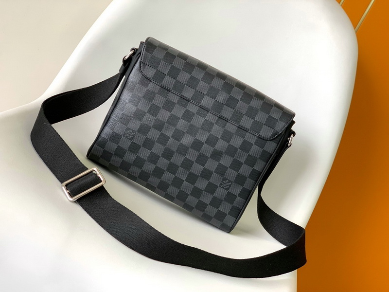 LV Handbags AAAA(Men)-178