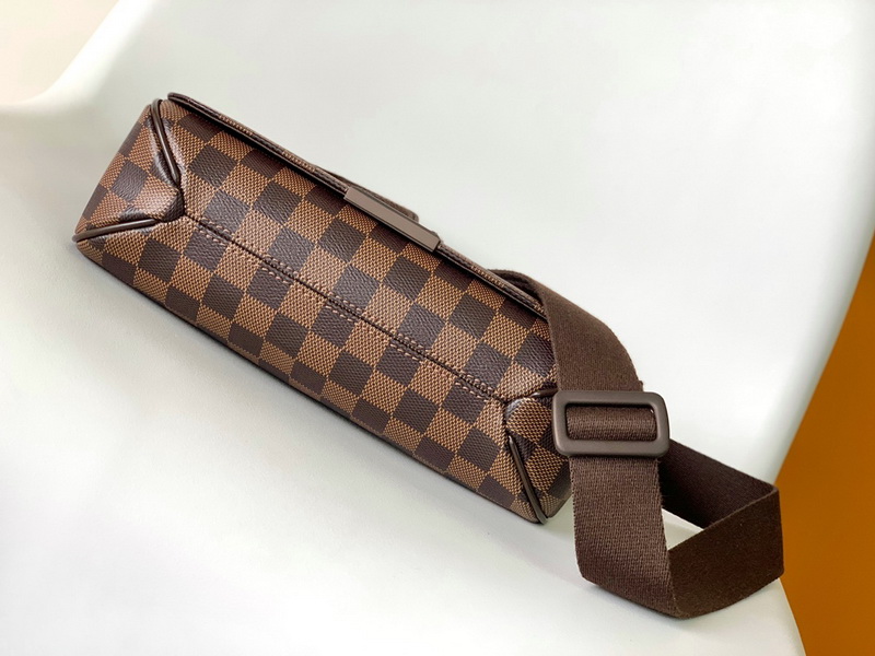LV Handbags AAAA(Men)-179