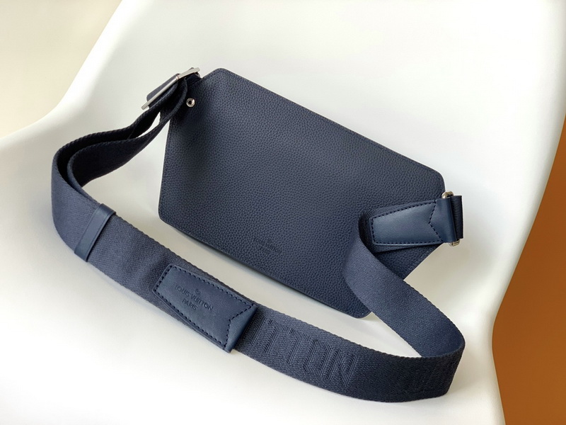 LV Handbags AAA(Men)-226