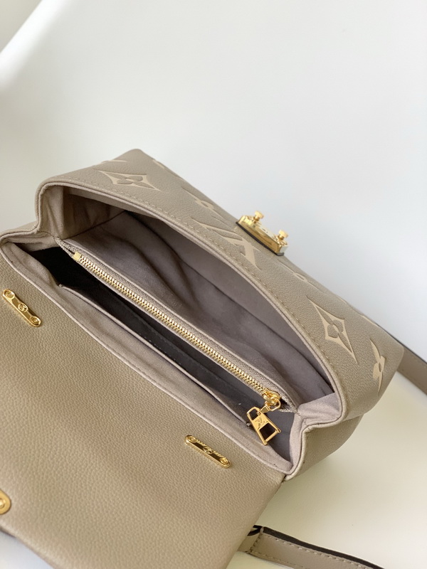 LV Handbags AAA(Women)-702