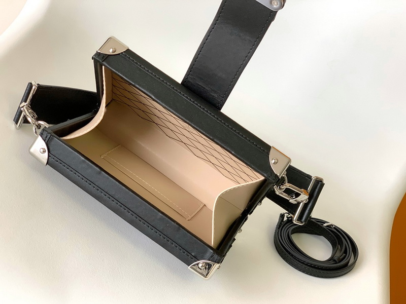 LV Handbags AAA(Women)-802