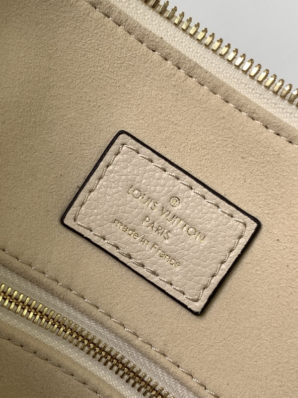 LV Handbags AAA(Women)-895