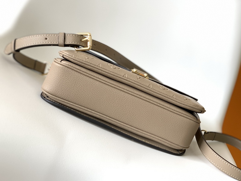 LV Handbags AAA(Women)-1611