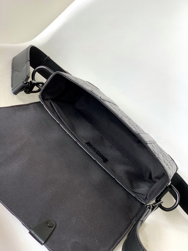 LV Handbags AAA(Men)-301
