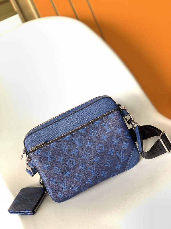 LV Handbags AAA(Men)-323