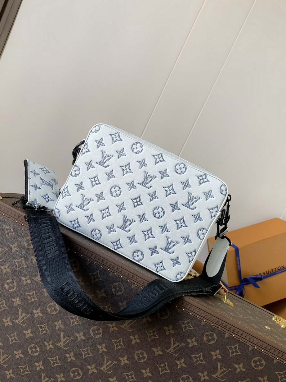 LV Bag-NFC(AAA)-015
