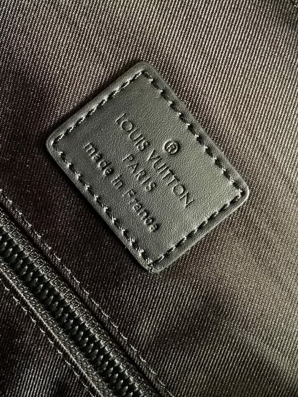 LV Backpack(AAA)-191