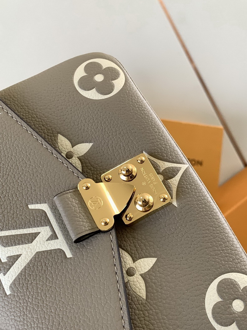 LV Bag-NFC(AAA)-447