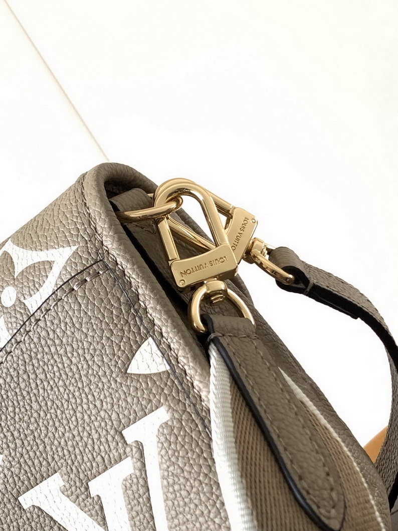 LV Bag-NFC(AAA)-536