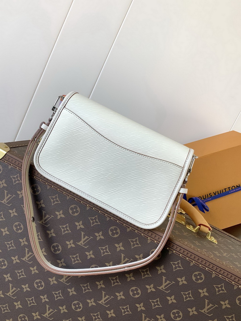 LV Bag-NFC(AAA)-546