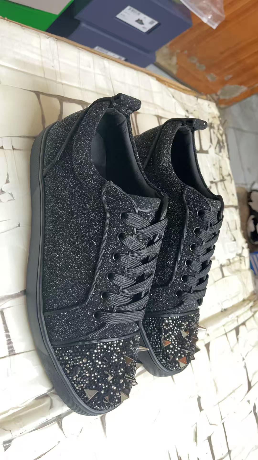 CL Men Shoes-558