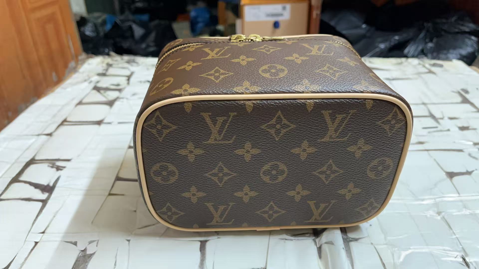 LV Makeup Bag(AAA)-002