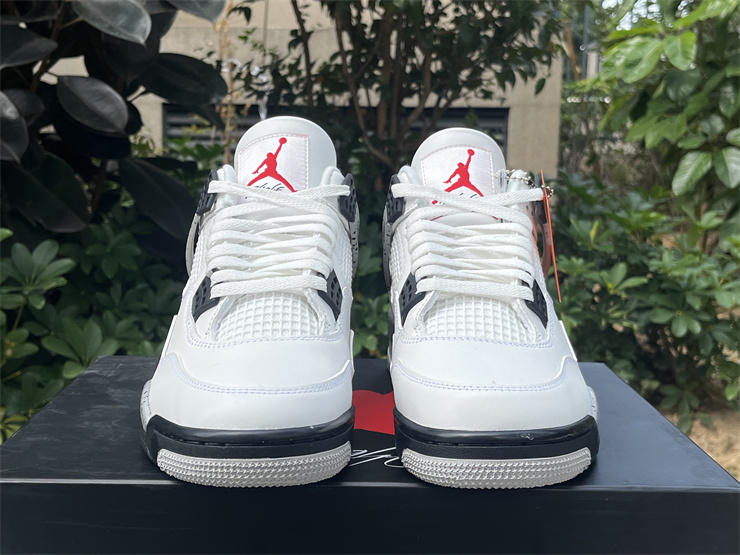 Air Jordan 4 OG White Cement