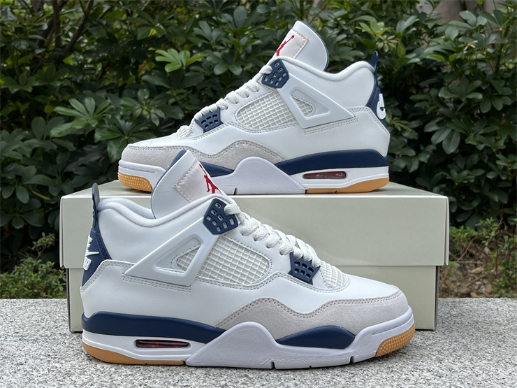 Nike SB x Air Jordan 4 Navy
