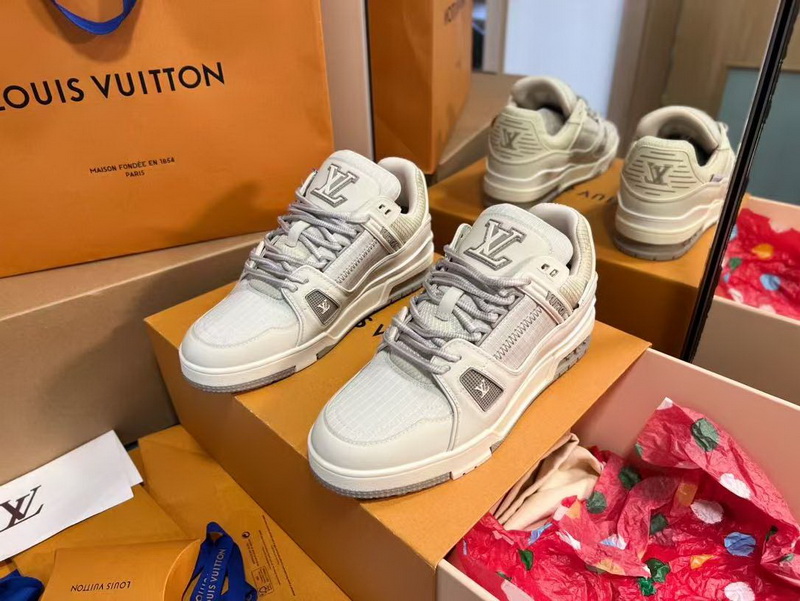 LV Shoes(AAA)-1111