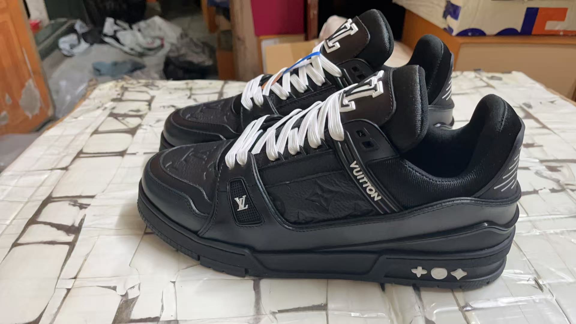 LV Shoes(AAA)-1140