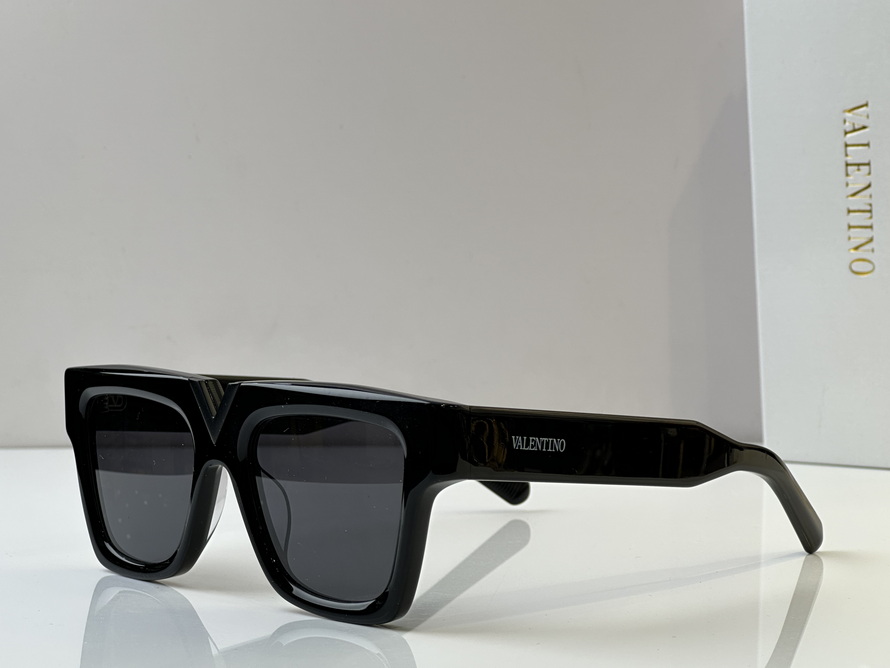 Valentino Sunglasses(AAAA)-411
