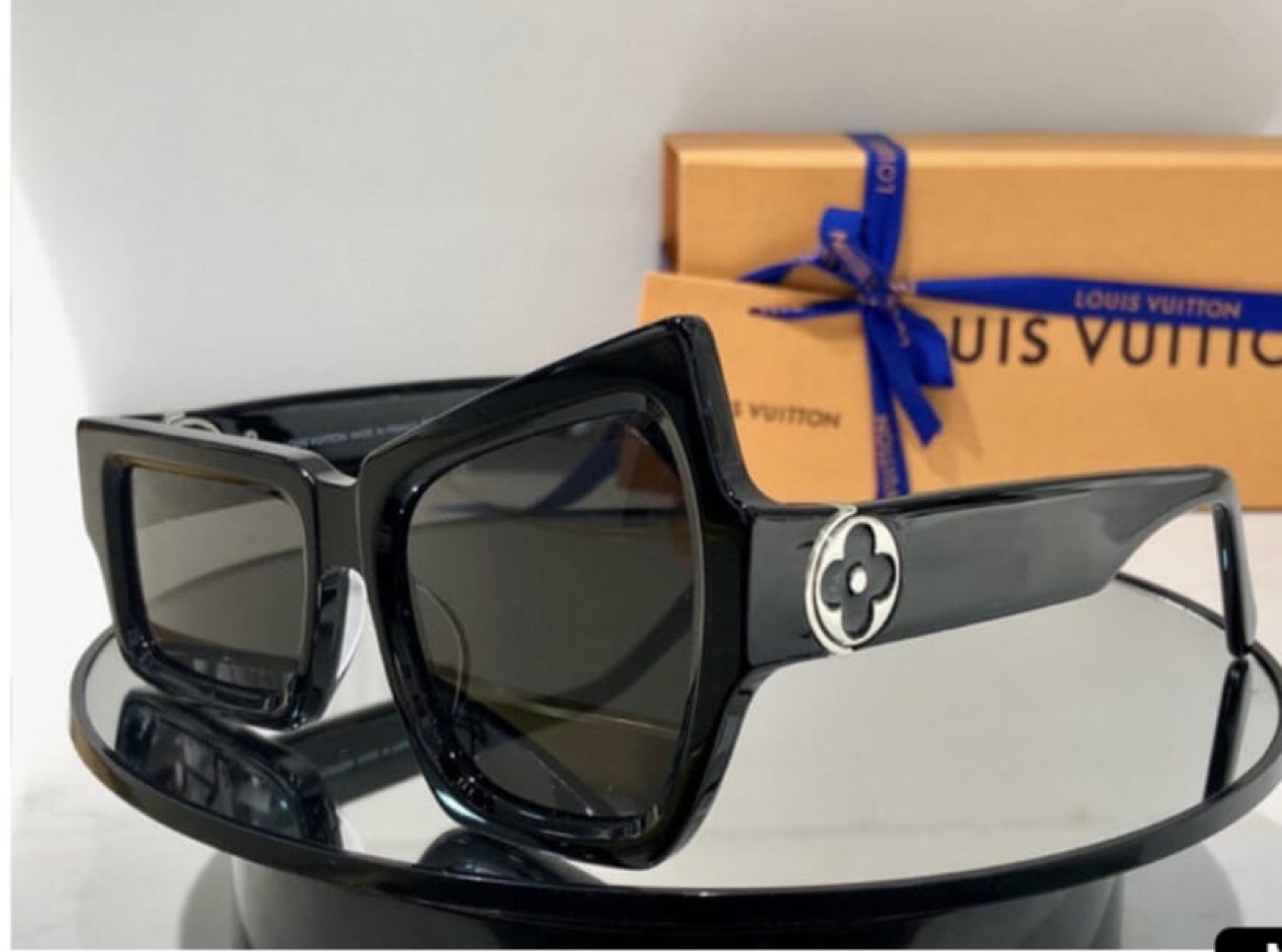LV Sunglasses(AAAA)-3501
