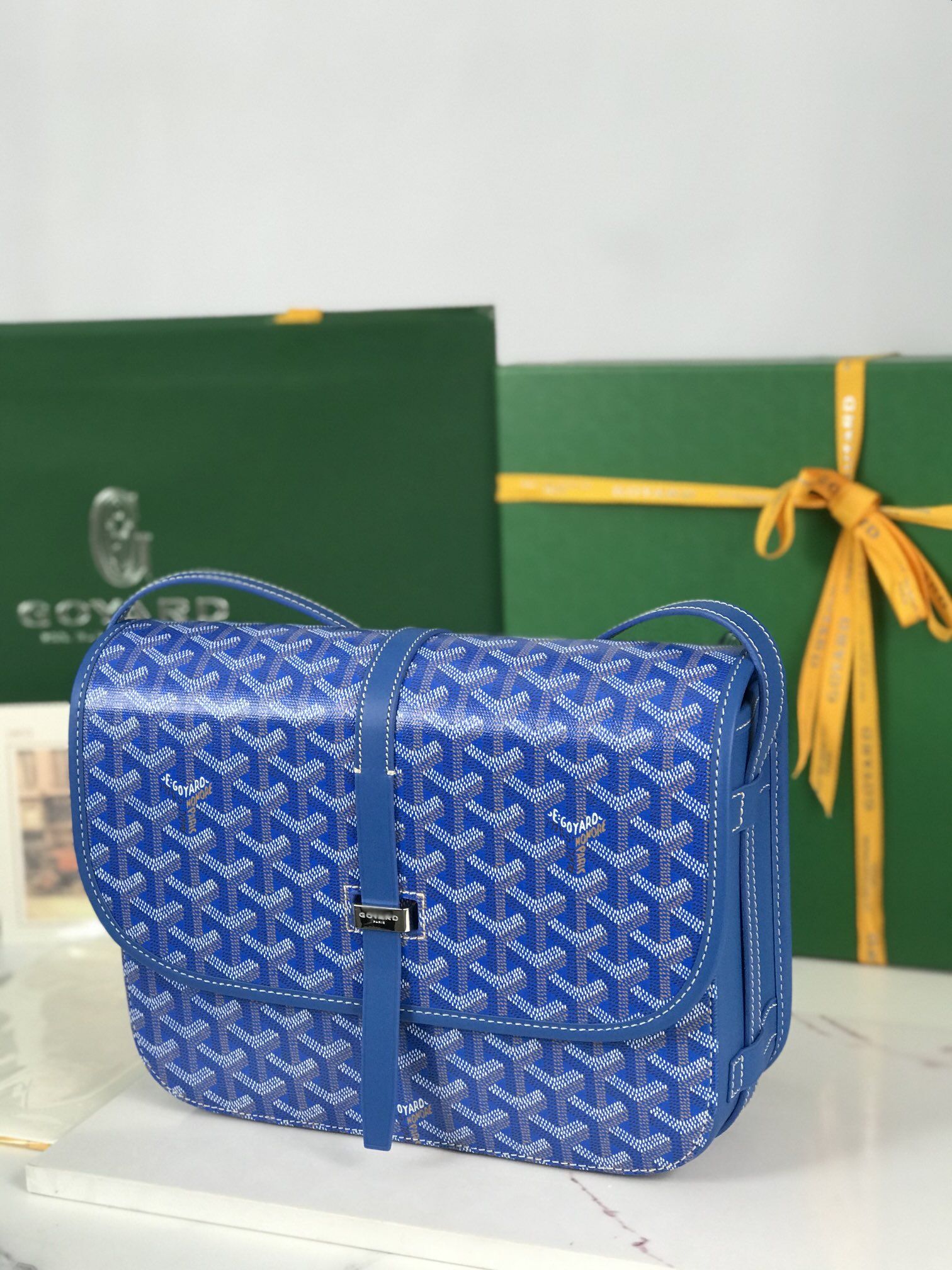 Go*ard handbags aaaa(men)-029