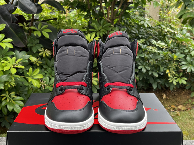 Air Jordan 1 High 85 Bred