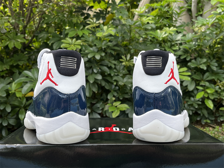 Air jordan 11 Georgetown