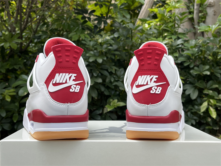 Air Jordan 4 Varsity Red Nike SB x Jordan