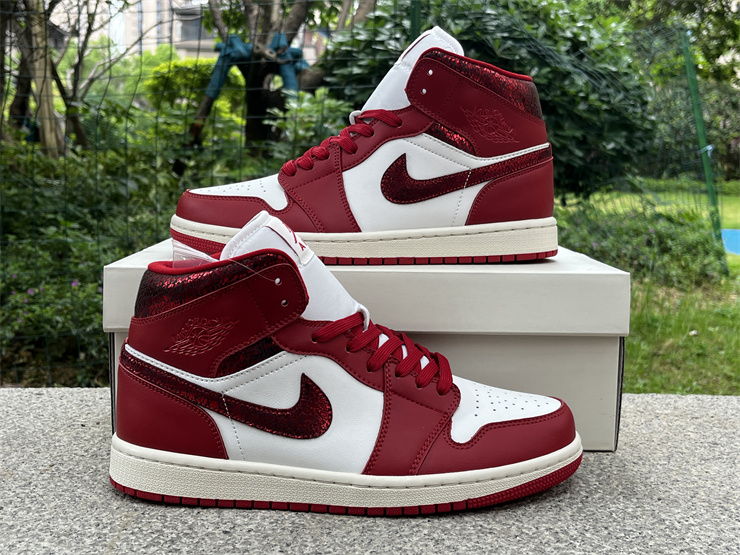 Air Jordan 1 Mid Red-316