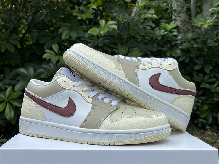 Air Jordan 1 Low Team Gold