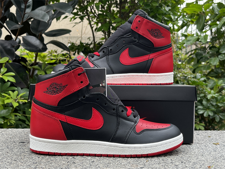 Air Jordan 1 High 85 Bred