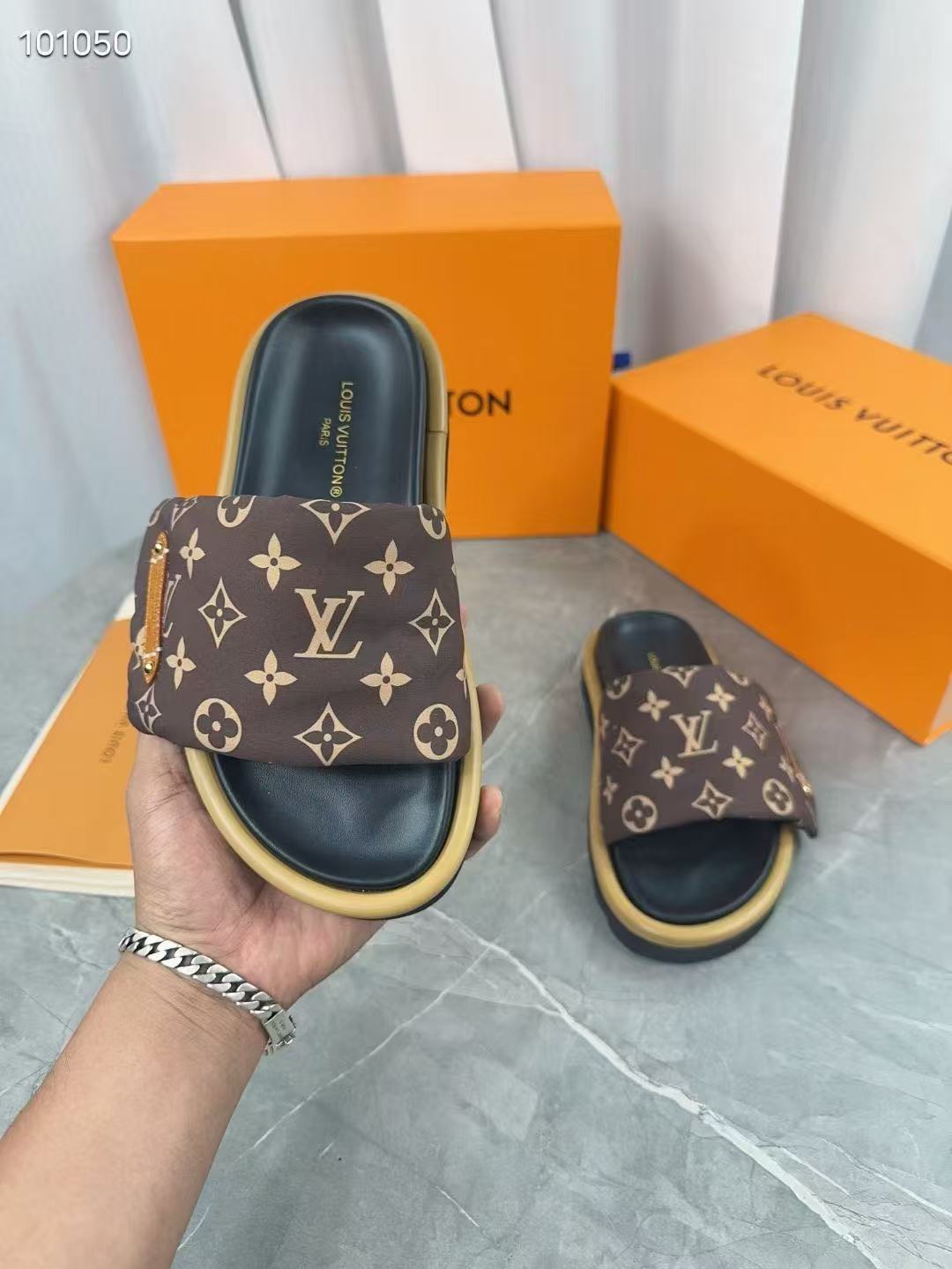LV Slippers(AAA)-073