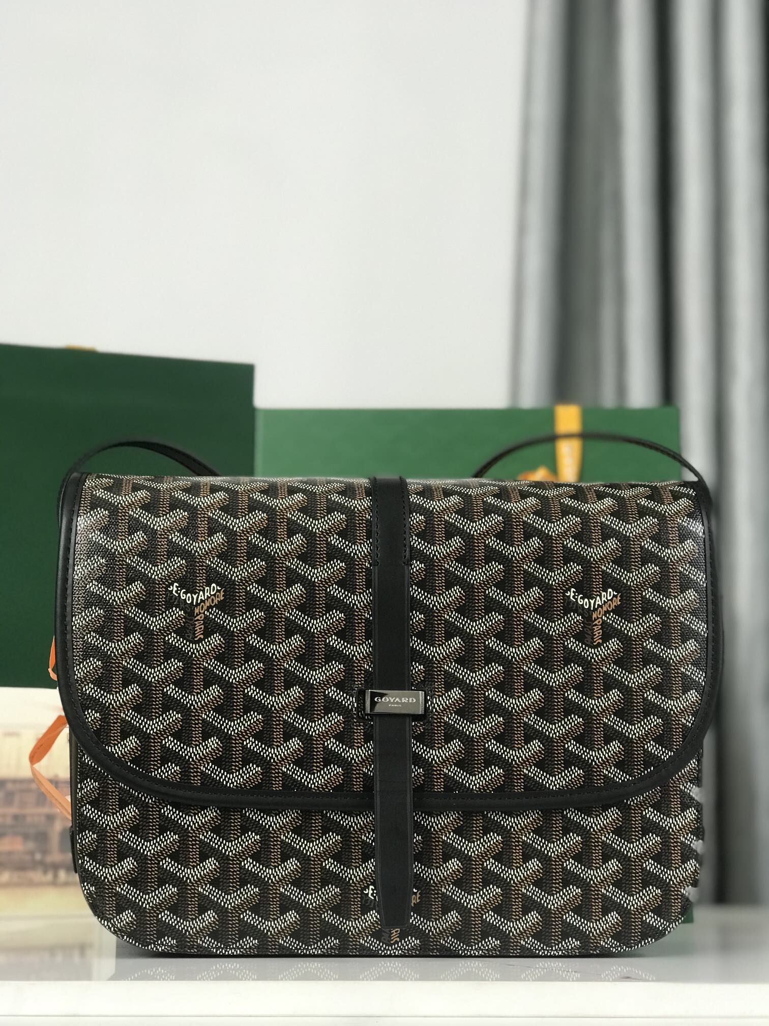 Go*ard handbags aaaa(men)-037