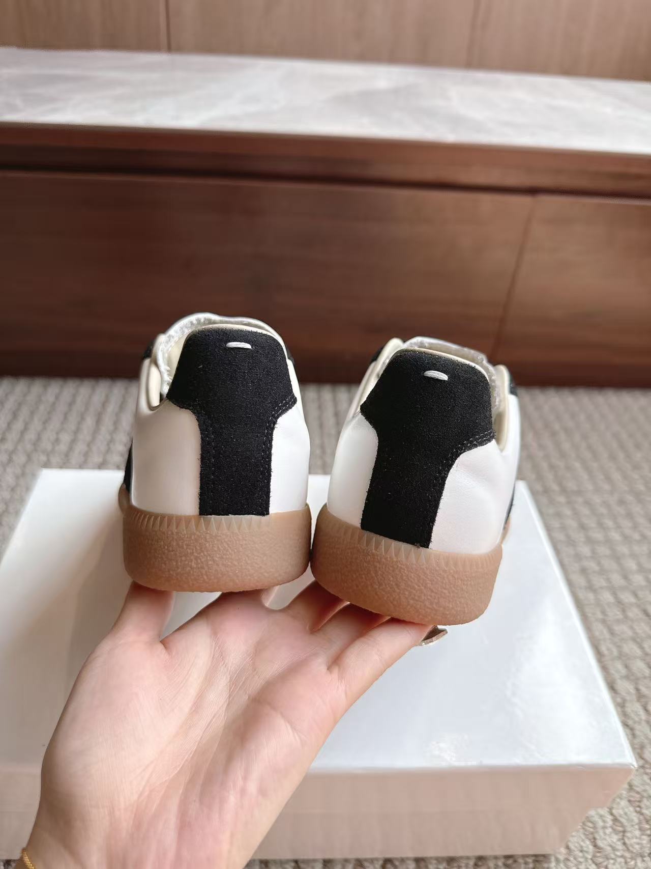 ma*s*n Ma*i*la shoes-018