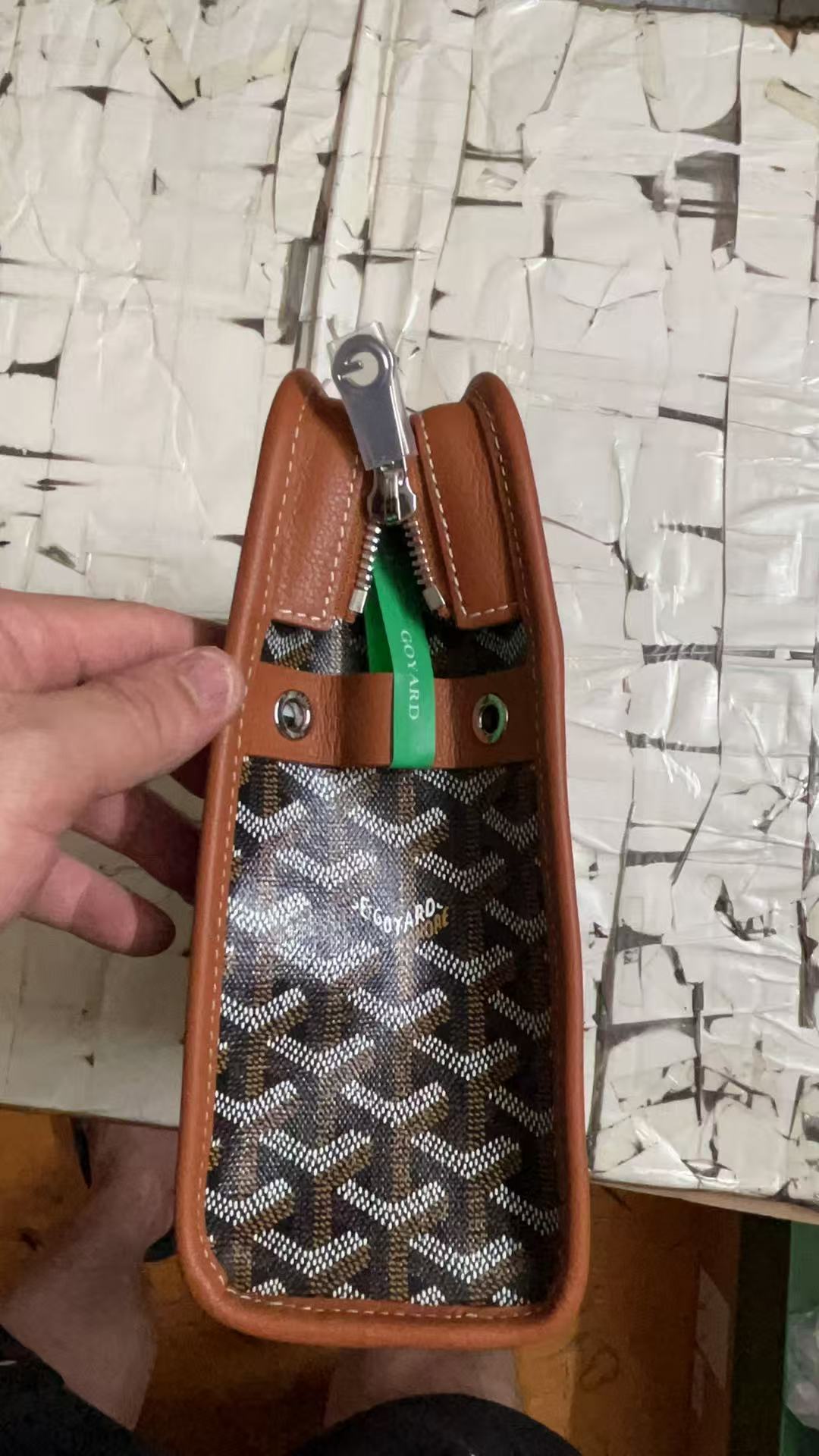 Go*ard handbags aaa(men)-038