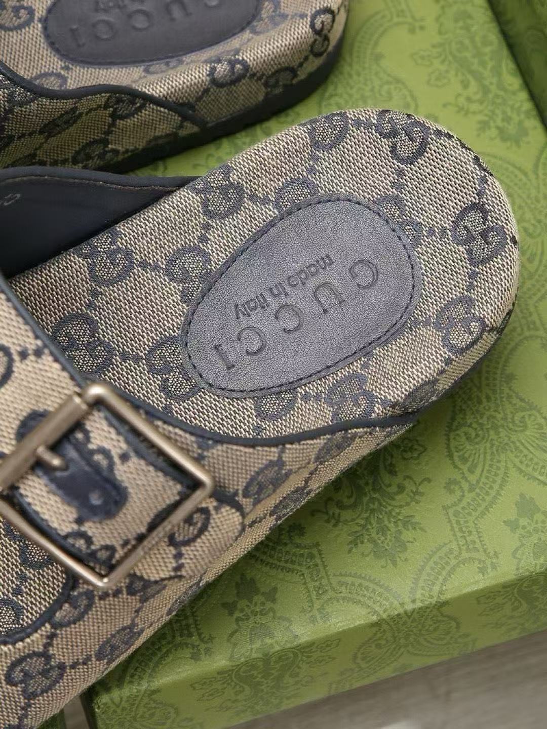 G*u*i slippers(aaa)-469