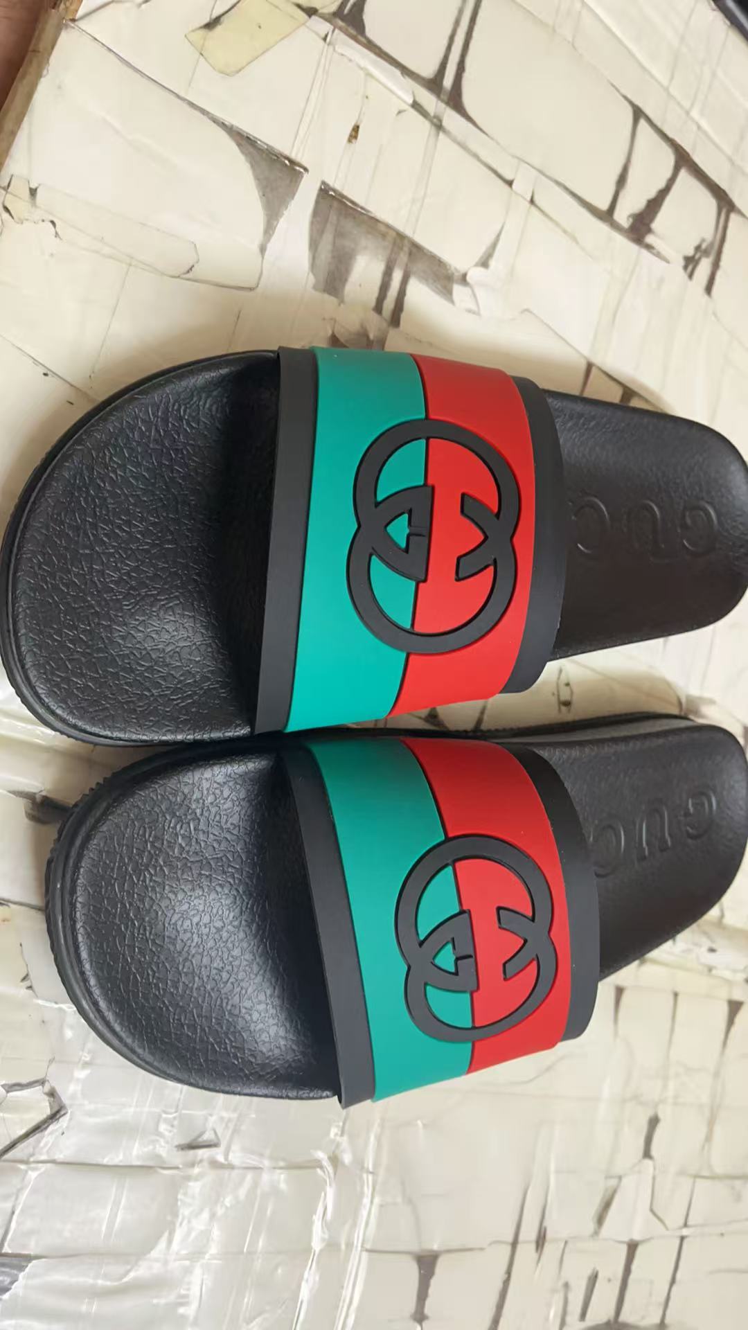 G*u*i slippers(aaa)-464