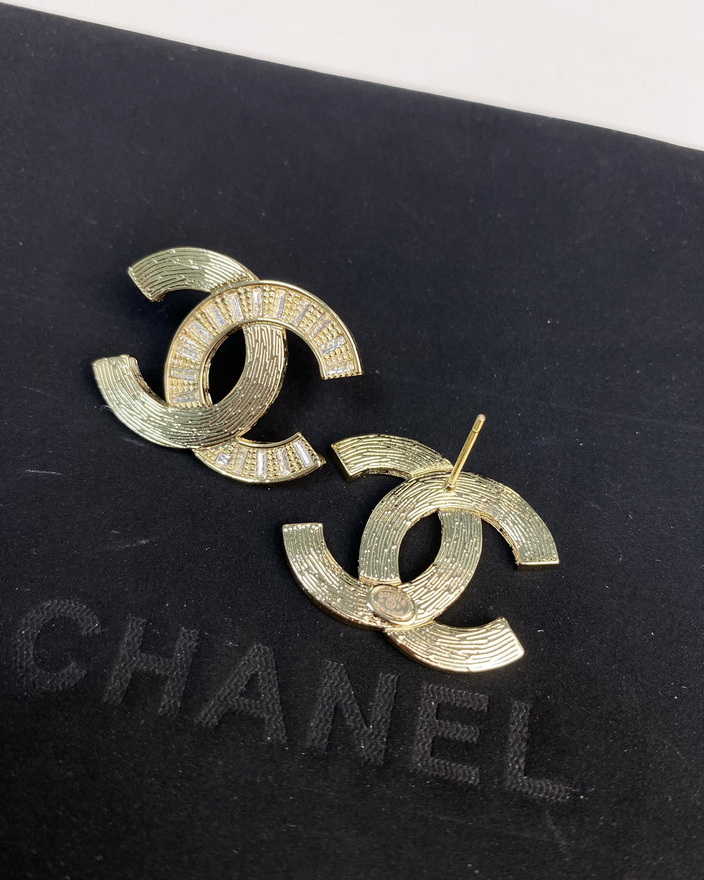 Ch*el brooch-038
