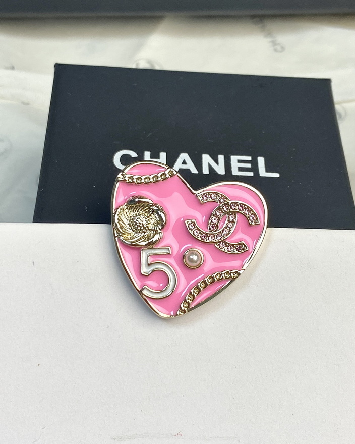 Ch*el brooch-071