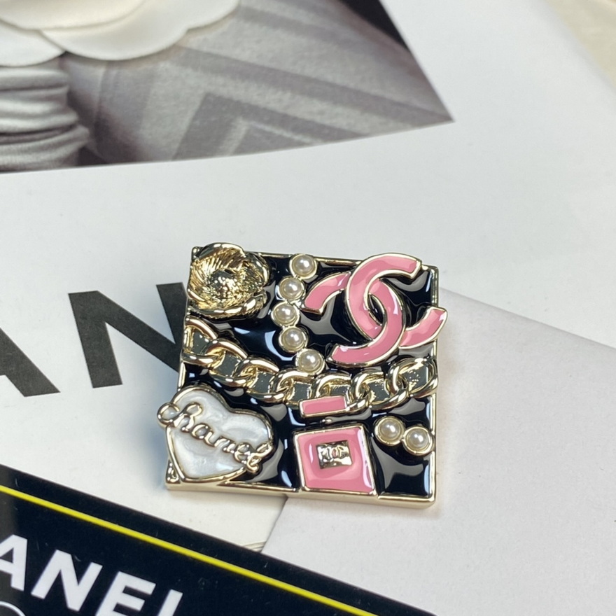 Ch*el brooch-055