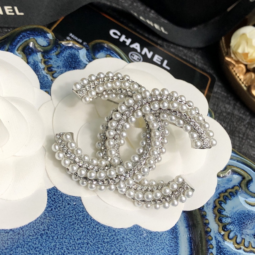 Ch*el brooch-046
