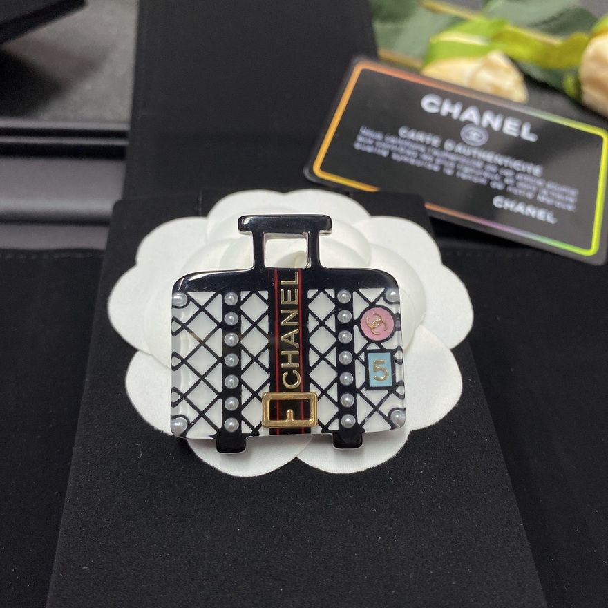 Ch*el brooch-045