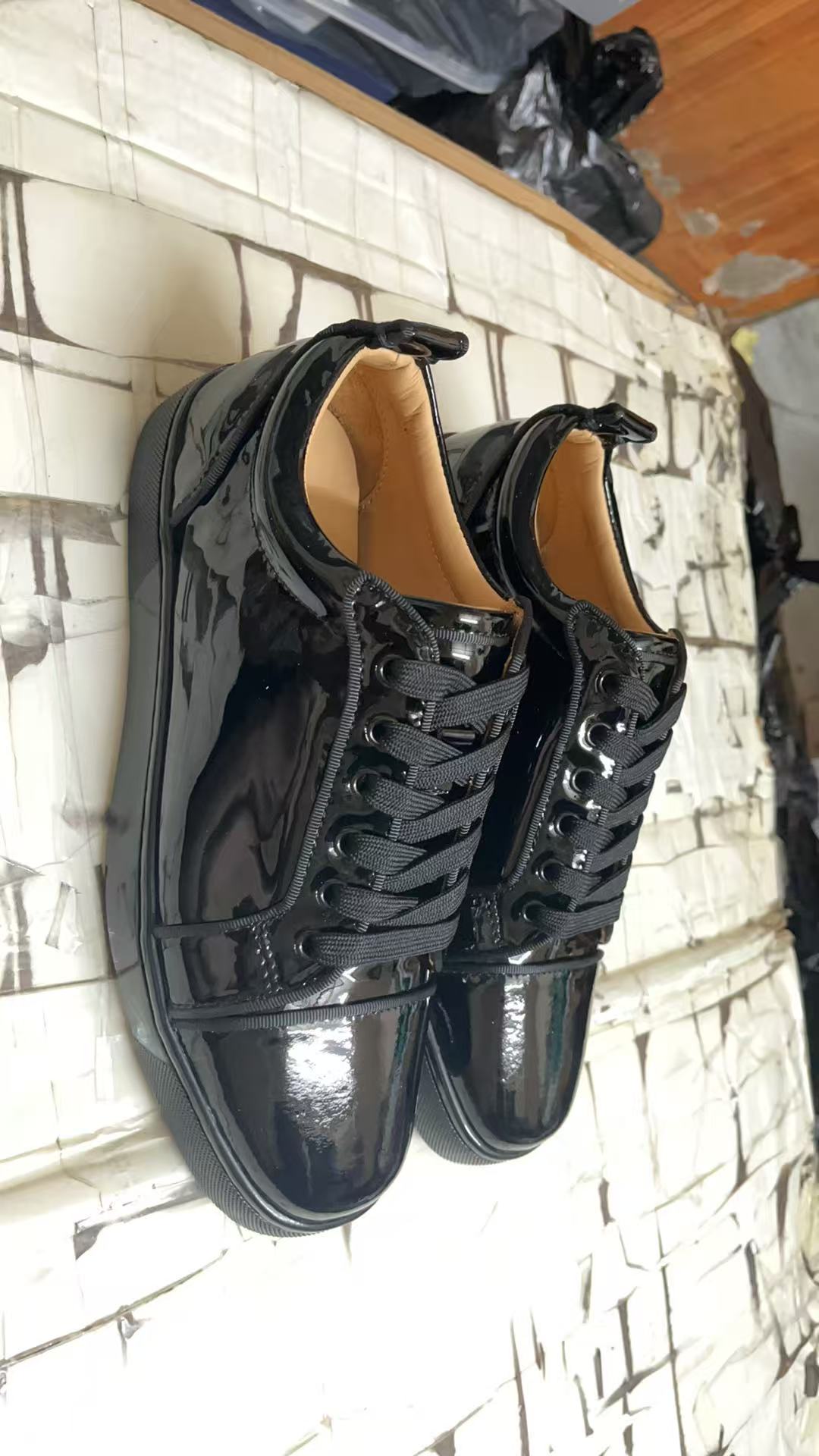 CL Men Shoes-333