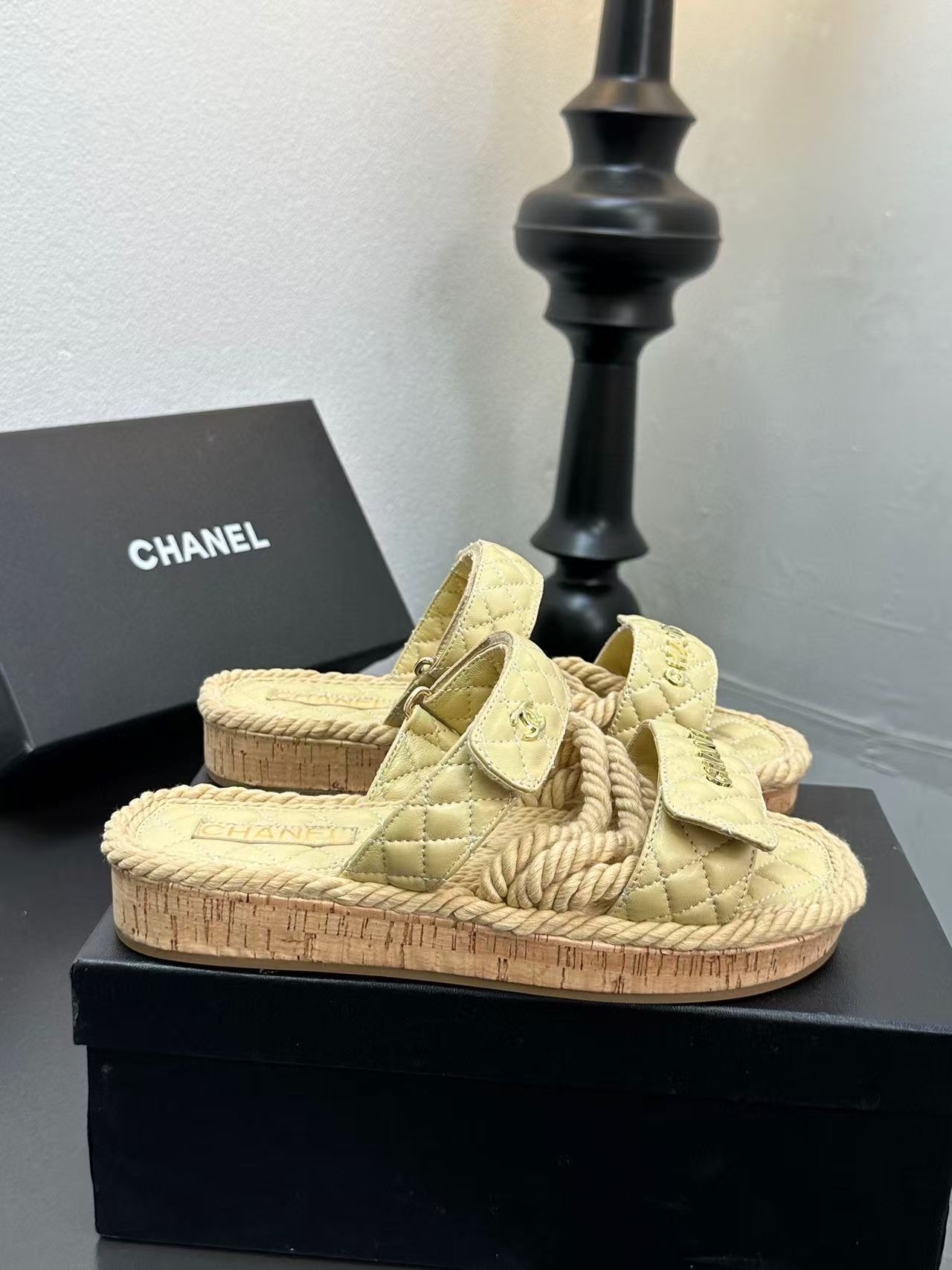 Ch*el slippers women(aaa)-026