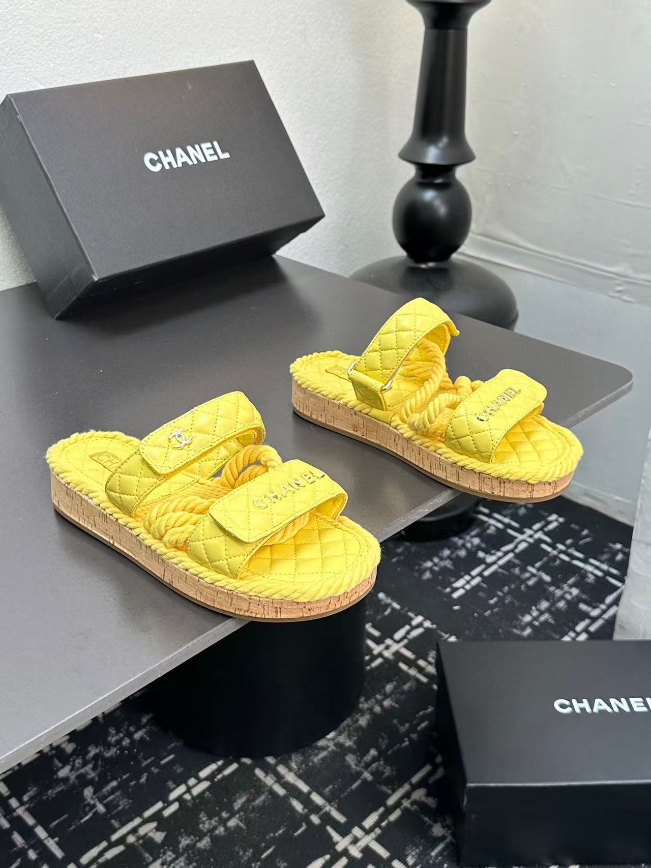 Ch*el slippers women(aaa)-029