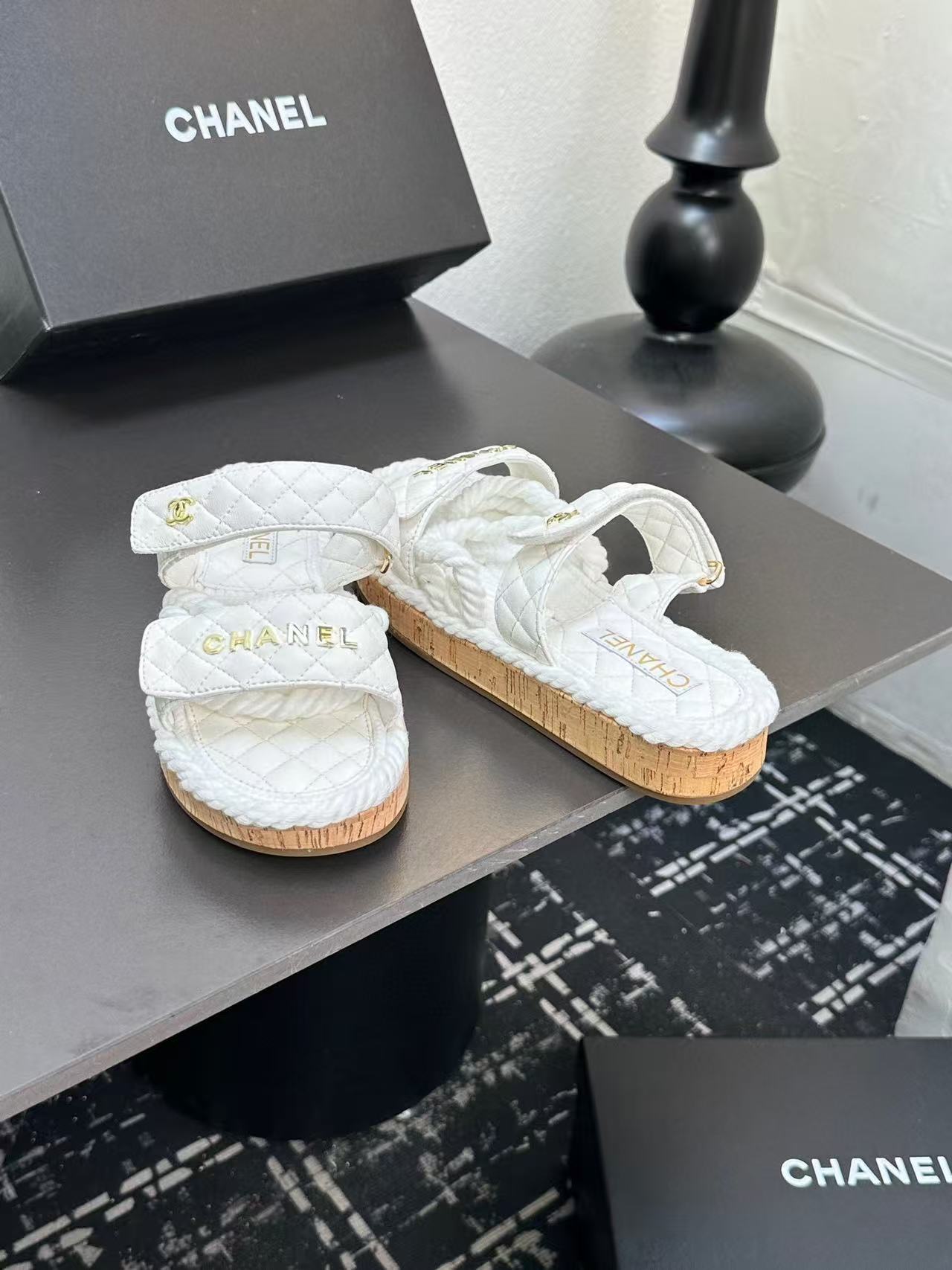 Ch*el slippers women(aaa)-028