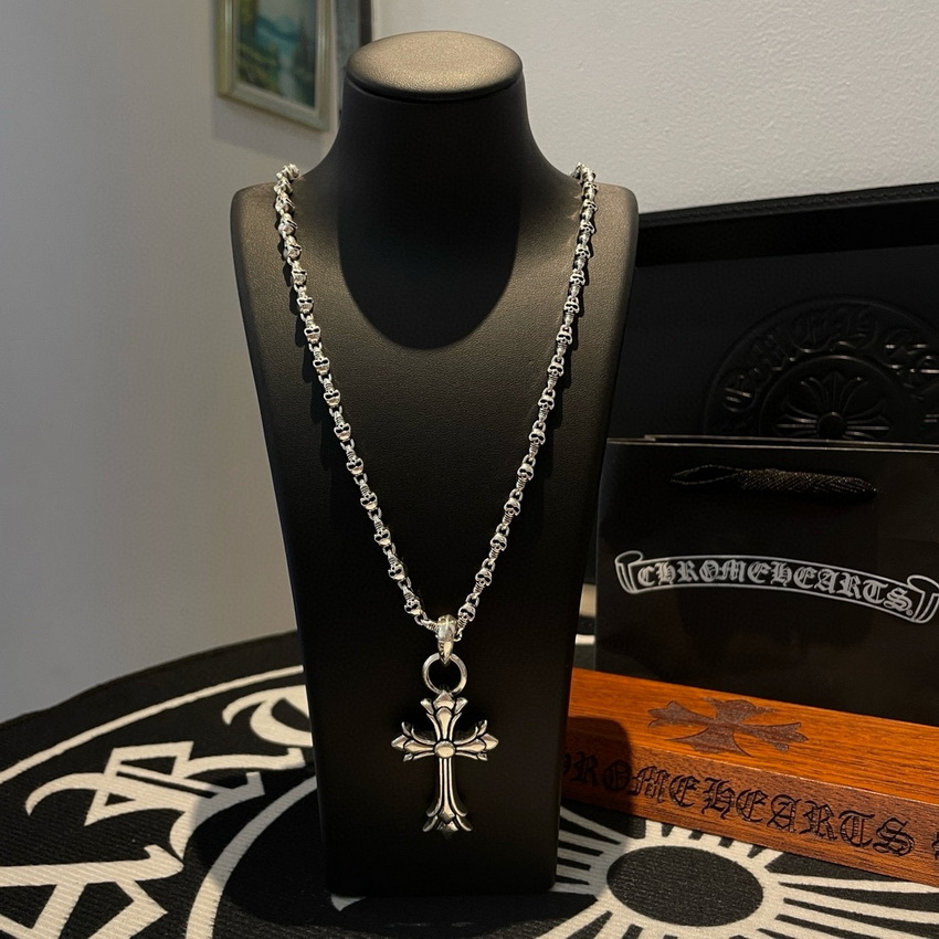Ch**me He**ts necklace-105